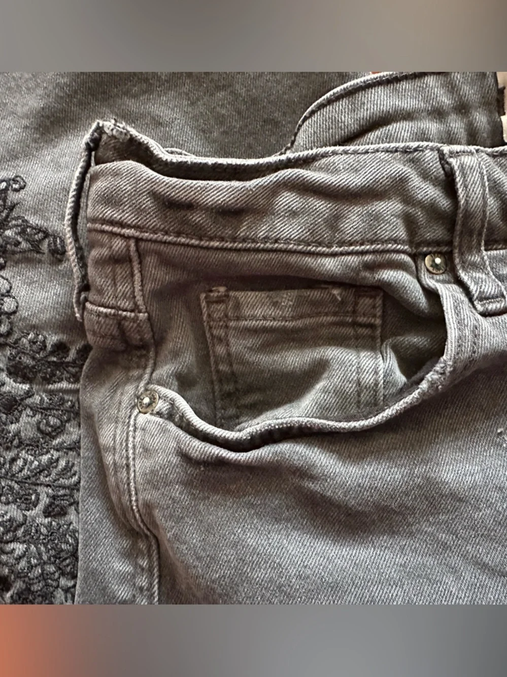 Free People We The Free Embroidered Gray Raw Hem Ankle Cropped Jeans - Size 28